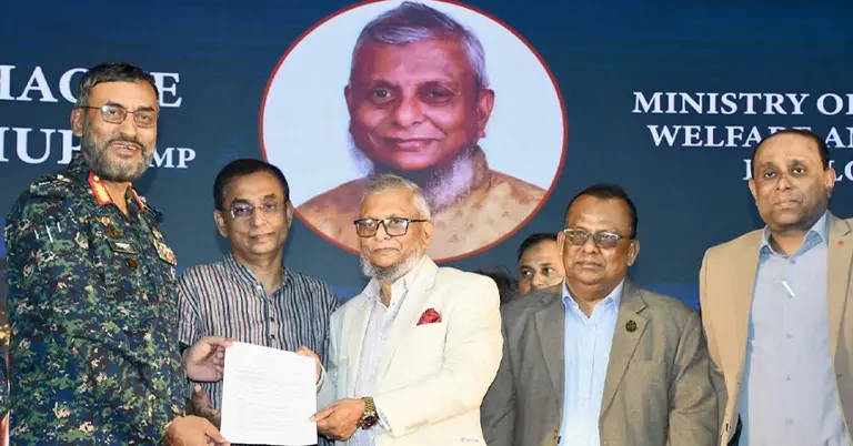 প্রবাসী কল্যাণ ও বৈদেশিক কর্মসংস্থানমন্ত্রী আরিফুল হক চৌধুরী